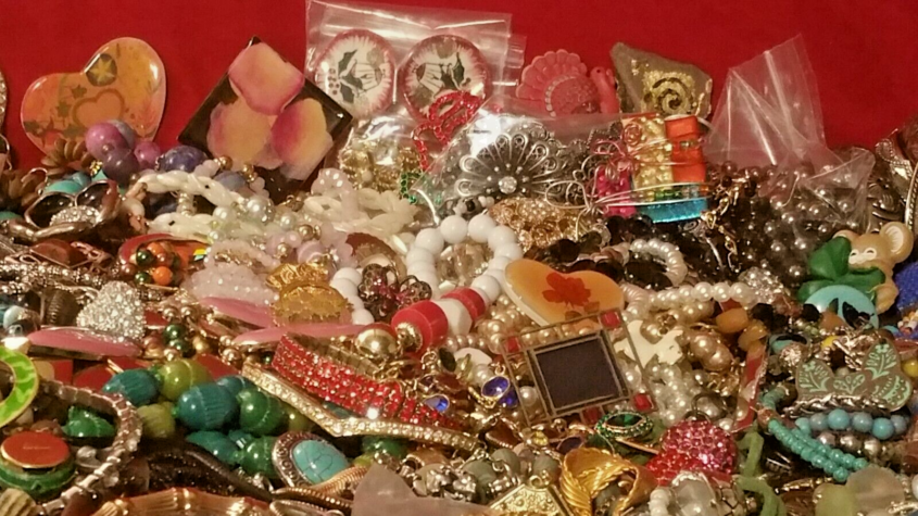 Vintage-Estate-Costume-Jewelry-Lots-All-Wear-FREE-SHIPPING-204162560392-10