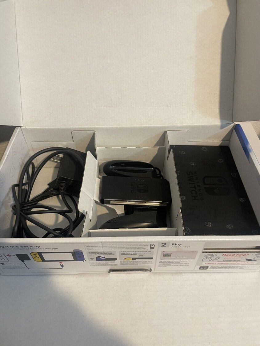 Nintendo-Switch-Fortnite-Box-And-Accessories-NO-CONSOLE-315135834633-3