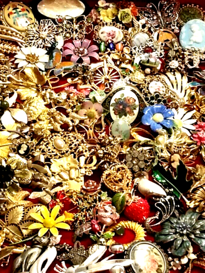 Vintage-Costume-Jewelry-Lots-Brooches-Signed-Unsigned-All-Wear-204227037846