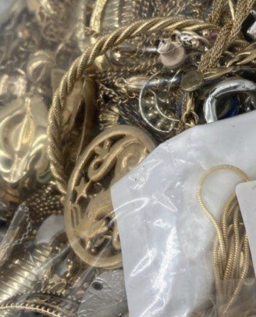 Vintage-Estate-COSTUME-JEWELRY-Lots-All-Wear-FREE-SHIPPING-See-Description-296187640759-2