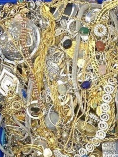 Vintage-Estate-COSTUME-JEWELRY-Lots-All-Wear-FREE-SHIPPING-See-Description-296187640759